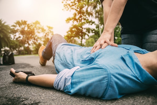 Read more about the article Responding to Cardiac Arrest: A Guide for Bystanders