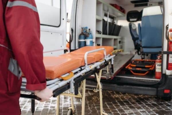 You are currently viewing 6 Tips for Using a Medical Stretcher